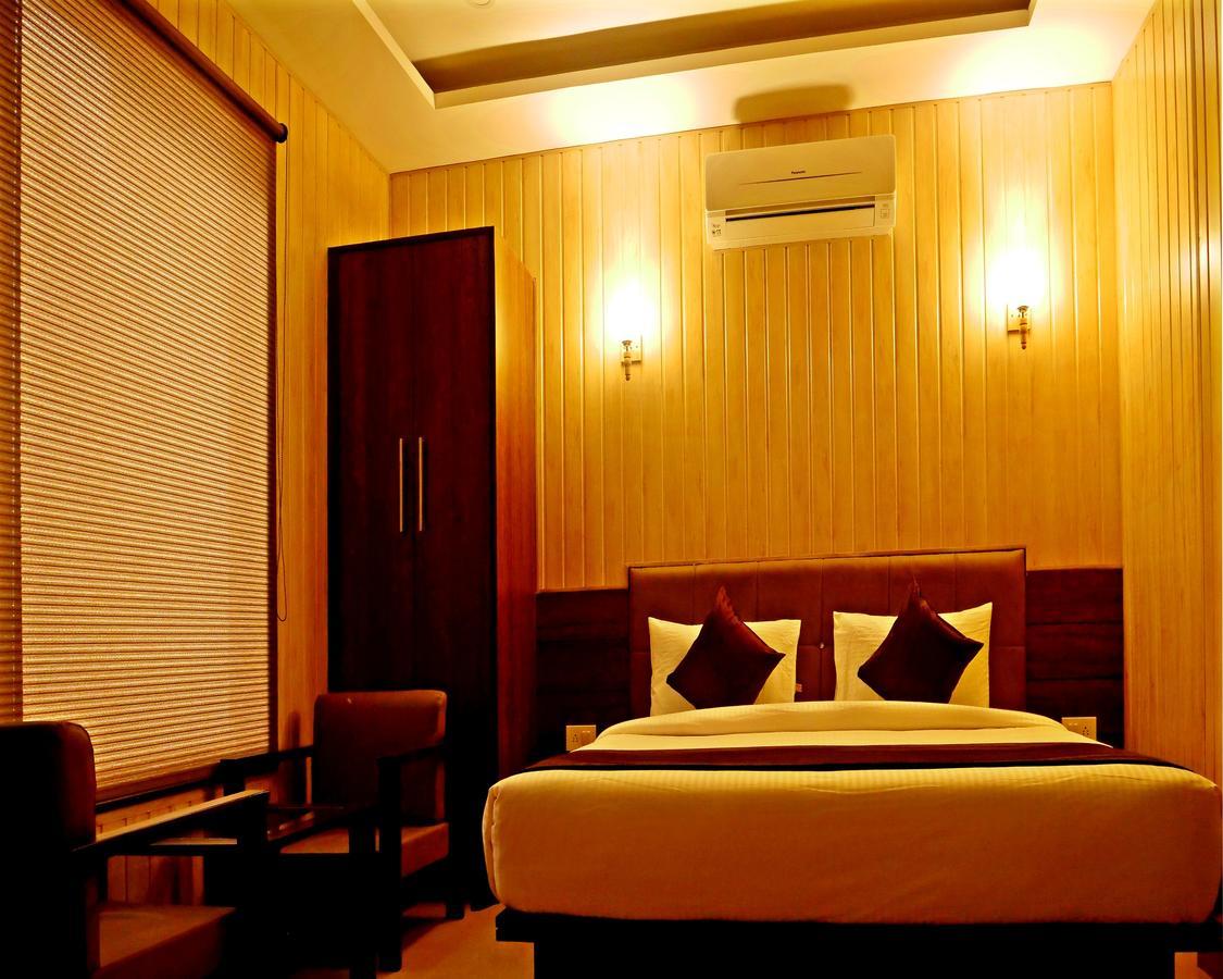 Hotel Trance Ganga Tapovan Zewnętrze zdjęcie
