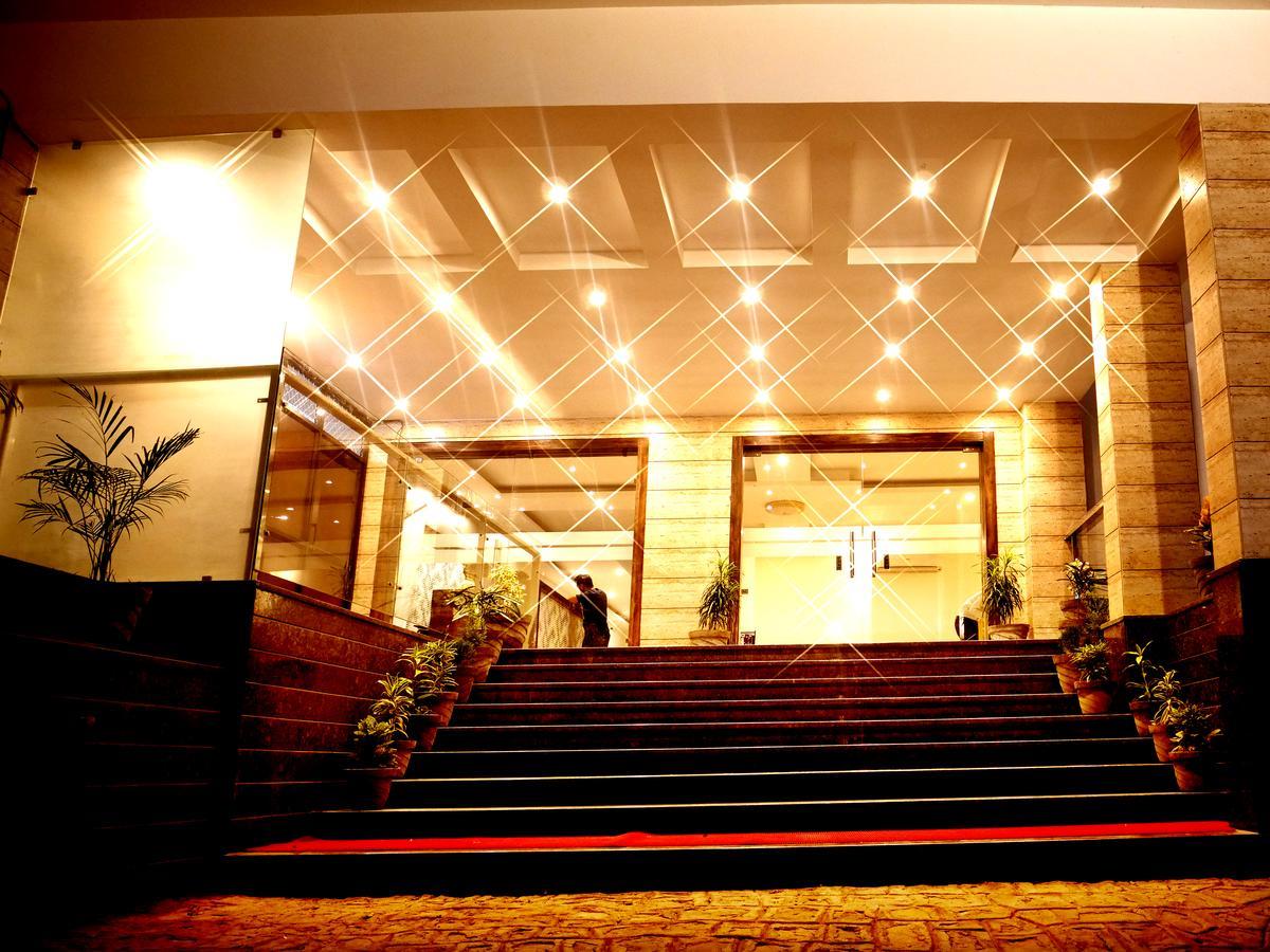 Hotel Trance Ganga Tapovan Zewnętrze zdjęcie